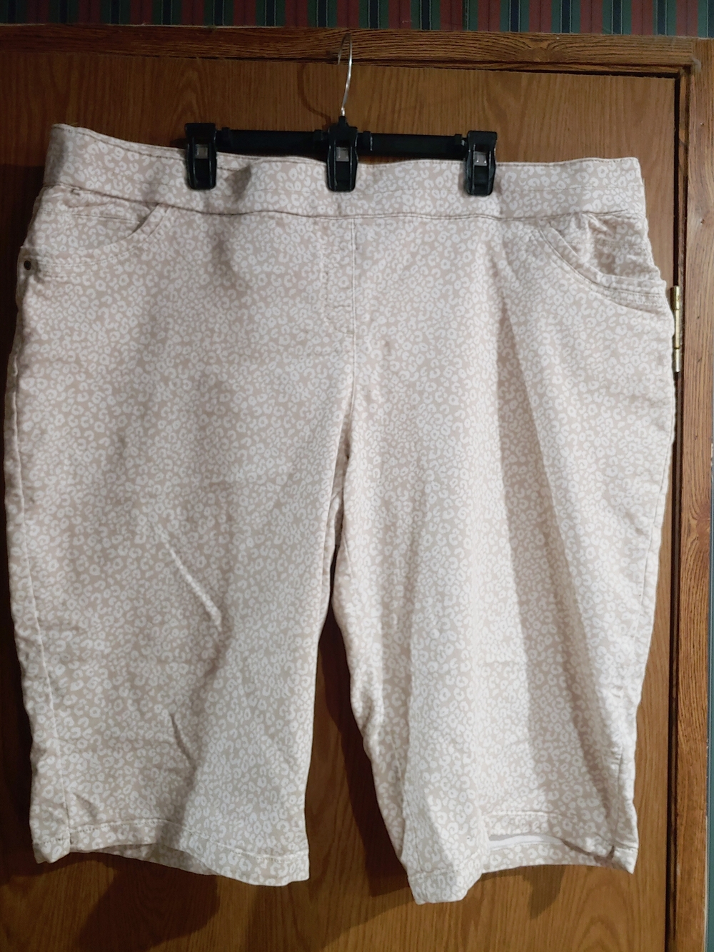 Kim Rogers Cream Animal Print Capris